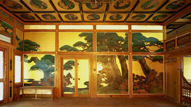 松楓殿　松楓の間の左壁面【高岡商工ビルで再現された壁面】