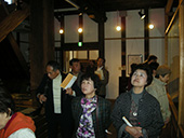 �ɐ��͍菤�l�قɂ�